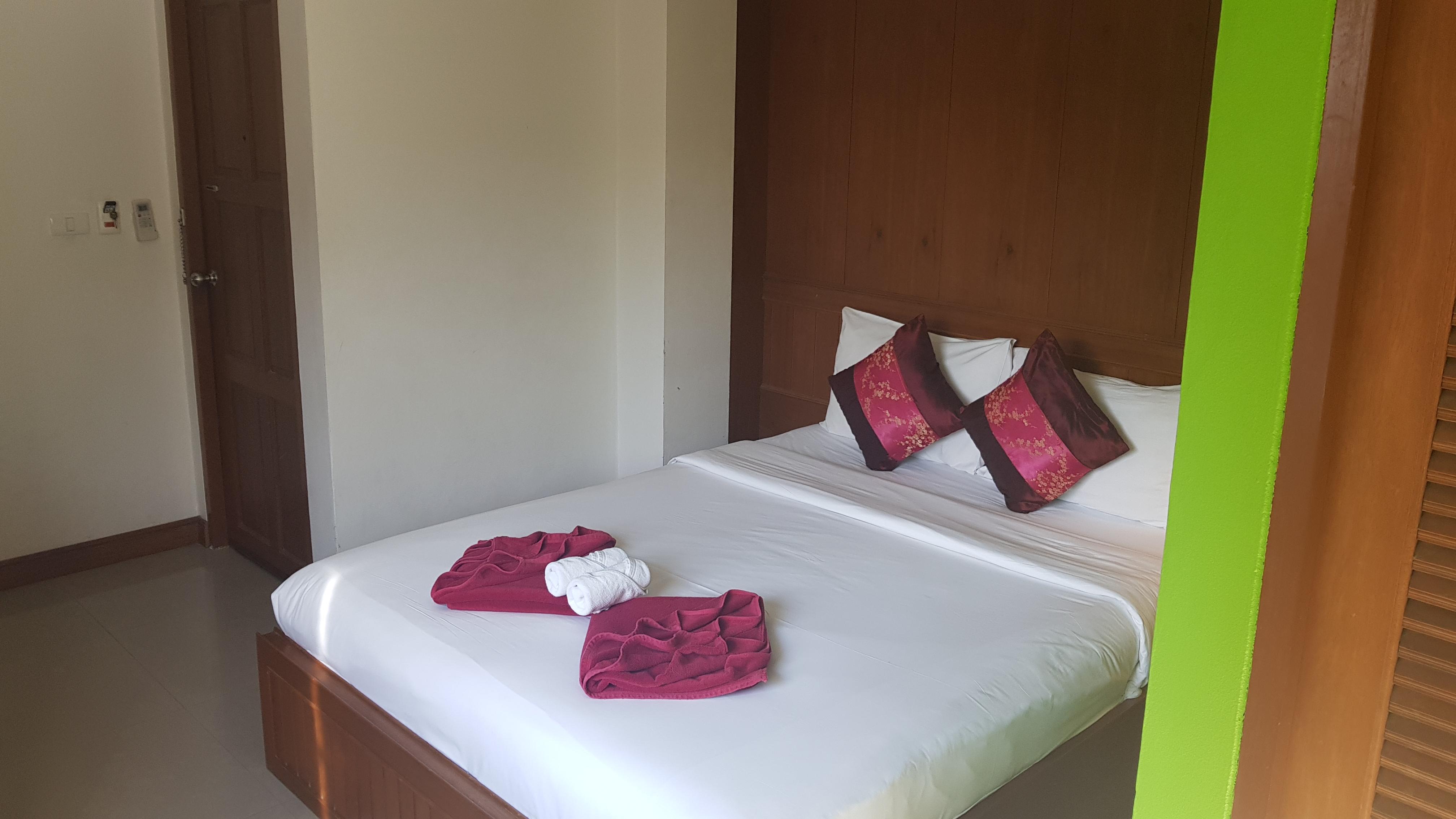 Pipikuku Hotel & Restaurant Phuket Exterior photo